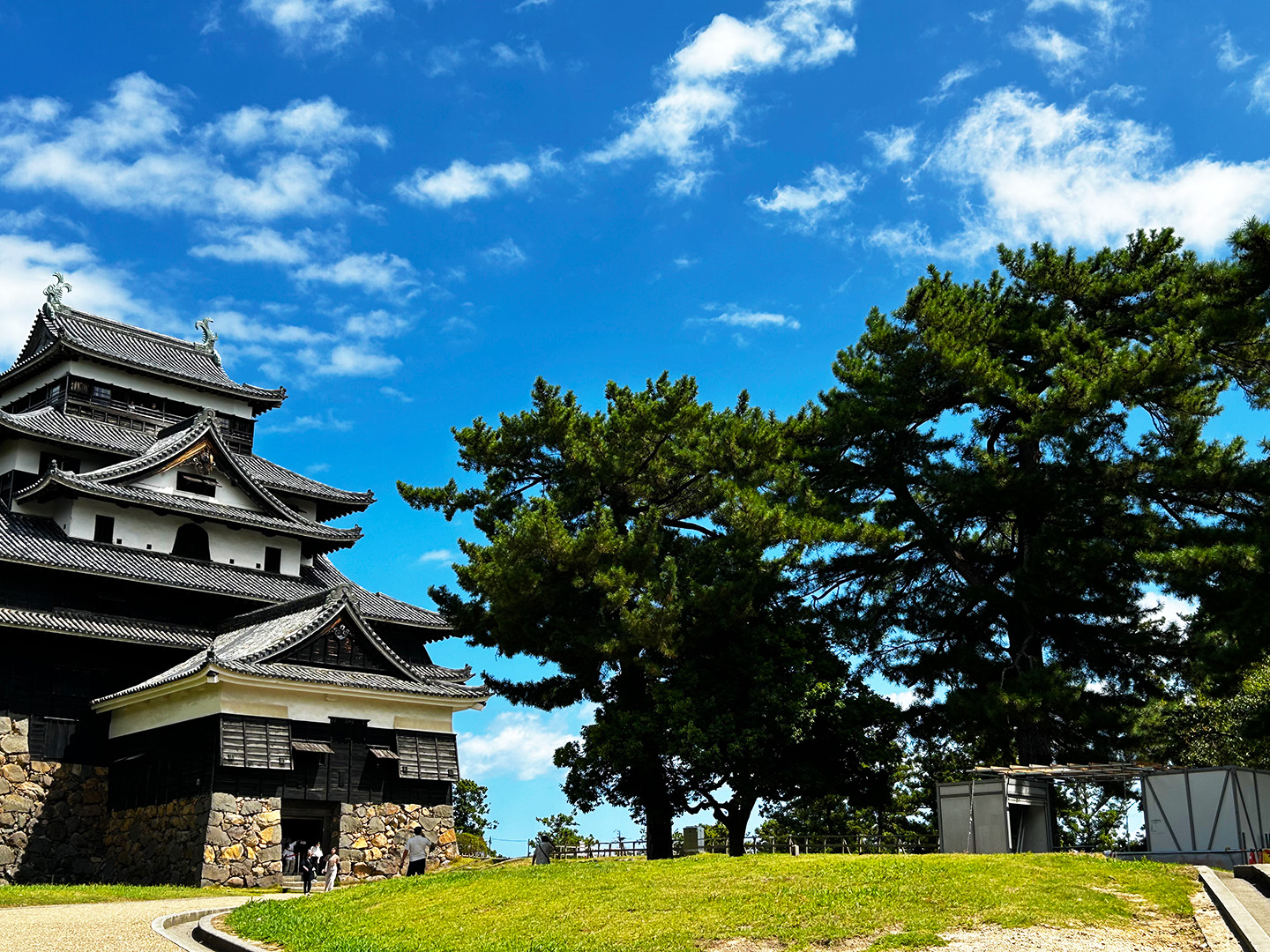 松江城正面広場